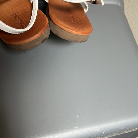 MAURICES WOMENS SNDALS SIZE 9 COLOR WHITE - Picture 3 of 5